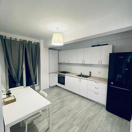 Santorini Residence Apartment Otopeni Luaran gambar