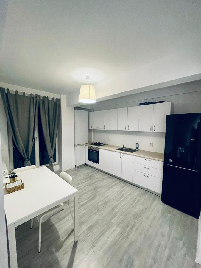 Santorini Residence Apartment Otopeni Luaran gambar