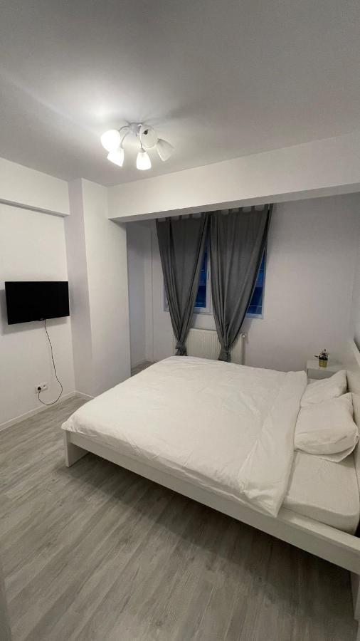 Santorini Residence Apartment Otopeni Luaran gambar